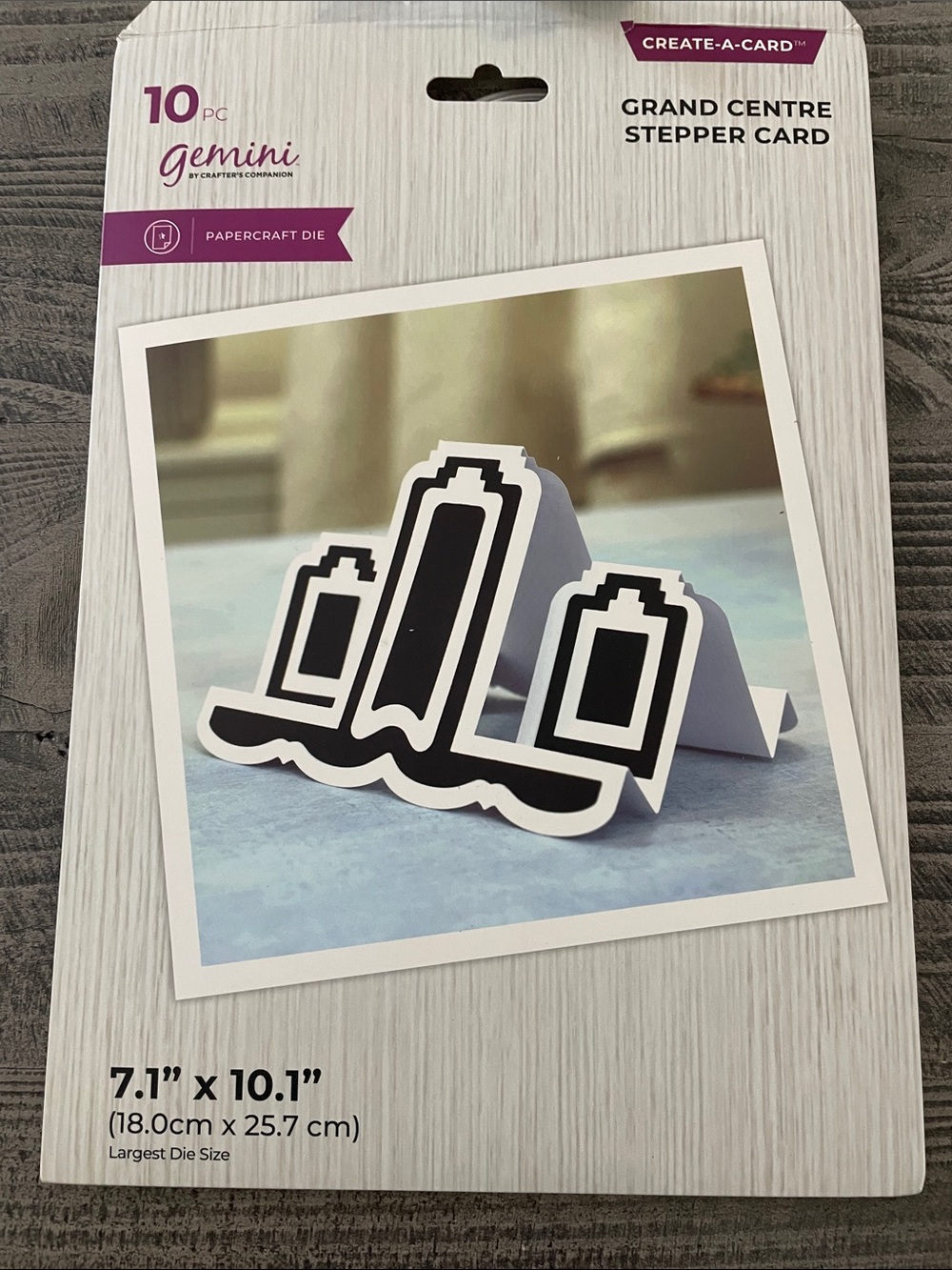 Gemini Create-A-Card Grand Centre Stepper Card Die -